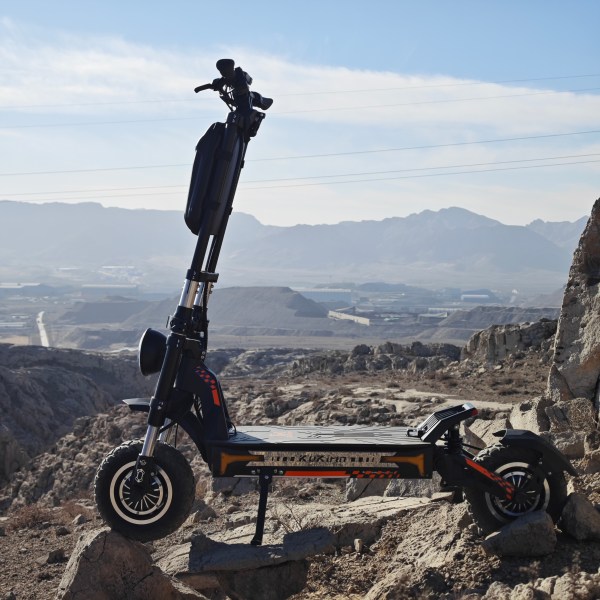 EU free shipping Stock Best Quality KuKirin G4 Max 60V 35.2Ah Removable Battery 12 Inch off Road Tire Electric Scooter Double Motor 1600W*2