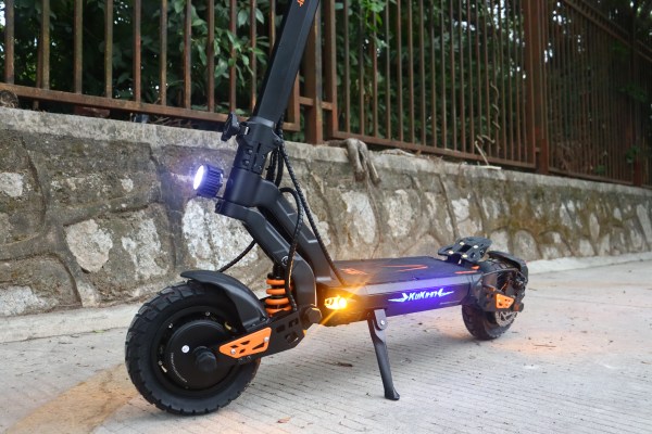 China EU Stock KuKirin G2 Master Dual Hydraulic Suspension 2000W Double Motor Fast Speed 60km/h Electric Scooter for Adults