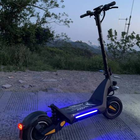 Factory Cheap Price 10 Inch Solid Tire Vacuum Tire Electric Scooter 250W 350W 500W Adults E Scooter 36V 48V Foldable Scooter - Image 9